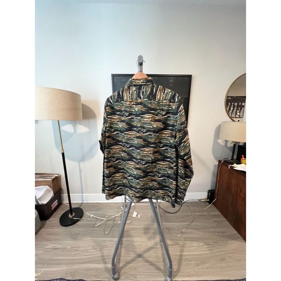 J.Crew - Wallace and Barnes Lightweight Camo Shirt Jacket - Green - Picture 2 of 6